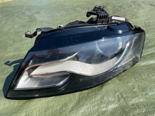 Load image into Gallery viewer, Frontscheinwerfer Audi A4 B8 8K0941003P Xenon Ein Stück (Rechts oder Links)