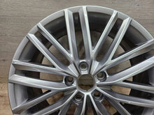 Load image into Gallery viewer, 1x Alufelge 18 Zoll 7.0" 5x112 45ET Glanz Silber 575601025D Seat Ateca Rim Wheel FEL3626156862ng