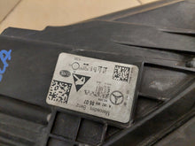 Load image into Gallery viewer, Frontscheinwerfer Mercedes-Benz Gle A1679068607 LED Rechts oder Links