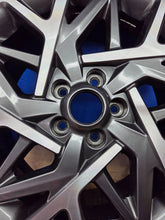 Load image into Gallery viewer, 1x Alufelge 18 Zoll 7.5" 5x114.3 35ET 52910-CM300 Hyundai Kona Rim Wheel FEL7159498634ks