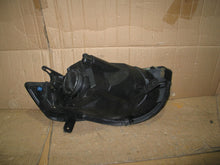 Laden Sie das Bild in den Galerie-Viewer, Frontscheinwerfer Mitsubishi Colt VI 8301B179 Links Scheinwerfer Headlight