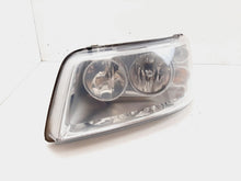 Laden Sie das Bild in den Galerie-Viewer, Frontscheinwerfer VW Transporter Caravelle 0301195201 Links Headlight SCH5611869403tp