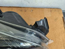 Laden Sie das Bild in den Galerie-Viewer, Frontscheinwerfer Opel Astra J 13371596 Rechts Scheinwerfer Headlight SCH1354175207gd