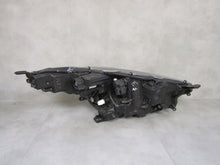 Laden Sie das Bild in den Galerie-Viewer, Frontscheinwerfer Toyota 4 Yaris LED Links Scheinwerfer Headlight SCH2087888665fn