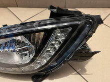 Laden Sie das Bild in den Galerie-Viewer, Frontscheinwerfer Hyundai I20 Links Scheinwerfer Headlight SCH6162766139oz