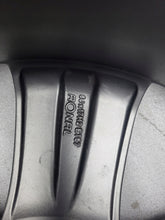 Load image into Gallery viewer, 1x Alufelge 17 Zoll 8.0" 5x112 57ET Glanz Silber A2044015602 Mercedes-Benz X204 FEL8413263648xe