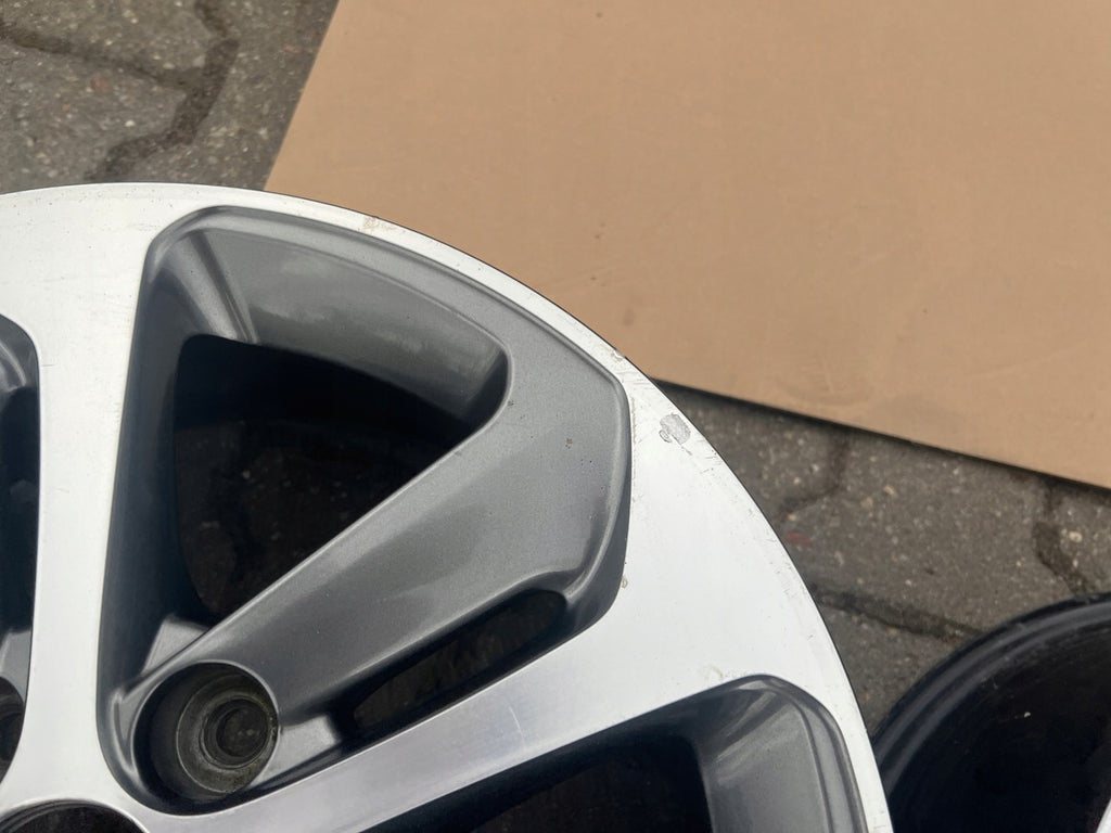 1x Alufelge 16 Zoll 6.5" 5x114.3 52910-AG700-422 Hyundai I30 Rim Wheel