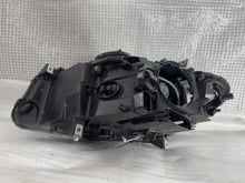 Laden Sie das Bild in den Galerie-Viewer, Frontscheinwerfer BMW F11 F10 7203252-17 Xenon Rechts Scheinwerfer Headlight