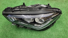 Laden Sie das Bild in den Galerie-Viewer, Frontscheinwerfer Mercedes-Benz Cla A1189062500 LED Links Scheinwerfer Headlight