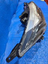 Laden Sie das Bild in den Galerie-Viewer, Frontscheinwerfer Mitsubishi Eclipse Cross I Rechts Scheinwerfer Headlight SCH1120642179uz