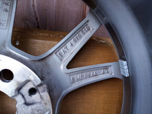 Laden Sie das Bild in den Galerie-Viewer, 1x Alufelge 17 Zoll 7.5&quot; 5x120 30ET 6883518 Bmw Rim Wheel