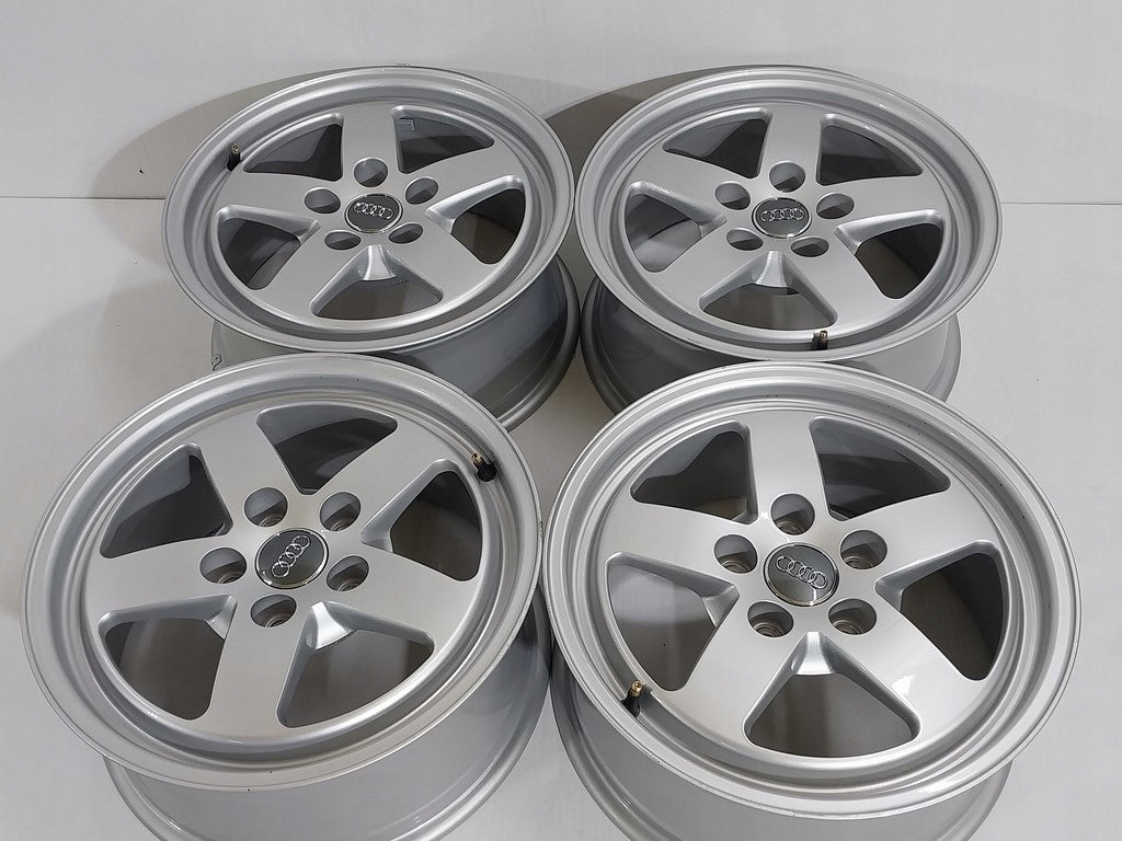 4x Alufelge 16 Zoll 7.0" 5x112 35ET Glanz Silber 8W0601025 Audi Rim Wheel