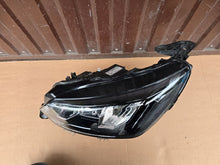 Laden Sie das Bild in den Galerie-Viewer, Frontscheinwerfer Peugeot 2008 208 II 9655524680 Full LED Links Headlight