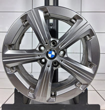 Laden Sie das Bild in den Galerie-Viewer, 1x Alufelge 17 Zoll 7.0" 5x112 41ET Glanz Graphit 6898044 BMW Rim Wheel FEL1254543909sj