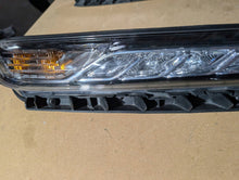 Laden Sie das Bild in den Galerie-Viewer, Frontscheinwerfer Hyundai Kona 92208-J9000 LED Rechts Scheinwerfer Headlight SCH1030339721ap