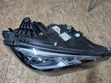 Laden Sie das Bild in den Galerie-Viewer, Frontscheinwerfer Mercedes-Benz W206 A2069063003 Rechts Scheinwerfer Headlight SCH3069881678gf