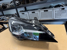 Laden Sie das Bild in den Galerie-Viewer, Frontscheinwerfer BMW 5 Astra K 39077807 LED Rechts Scheinwerfer Headlight SCH4164395944pi