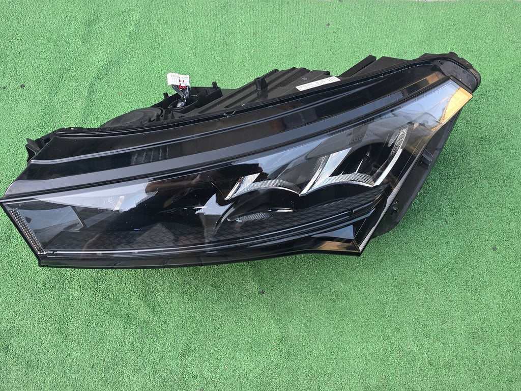 Frontscheinwerfer Skoda Enyaq 5LB941015 Full LED Ein Stück (Rechts oder Links)