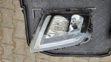 Laden Sie das Bild in den Galerie-Viewer, Frontscheinwerfer Volvo 84170200 Rechts Scheinwerfer Headlight SCH3601091148cg