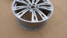 Laden Sie das Bild in den Galerie-Viewer, 1x Alufelge 20 Zoll 9.0" 5x112 40ET Glanz Silber 4N0601025 Audi A8 Rim Wheel FEL6146550074is