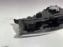 Laden Sie das Bild in den Galerie-Viewer, Frontscheinwerfer Skoda Superb 3P1941016 Rechts Scheinwerfer Headlight SCH7810275128eo