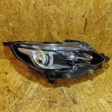 Laden Sie das Bild in den Galerie-Viewer, Frontscheinwerfer Peugeot 2008 I 90167009 Rechts Scheinwerfer Headlight SCH9653007531ra