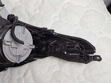 Load image into Gallery viewer, Frontscheinwerfer Toyota Avensis 81158-05310 Links Scheinwerfer Headlight SCH2775209796db