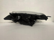Laden Sie das Bild in den Galerie-Viewer, Frontscheinwerfer Toyota Yaris Rechts Scheinwerfer Headlight