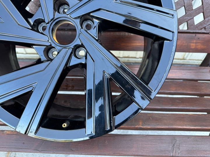 1x Alufelge 18 Zoll 7.5" 5x112 51ET Glanz Schwarz 5H0601025M VW Golf Viii FEL1104875070fl