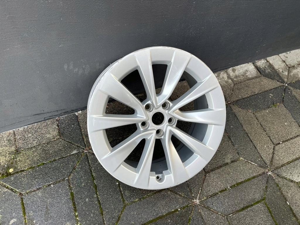 1x Alufelge 19 Zoll 8.5" 5x114.3 40ET Glanz Silber 1044264-00-A Tesla Model 3 FEL2533766092il