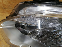 Laden Sie das Bild in den Galerie-Viewer, Frontscheinwerfer Peugeot 2008 I KMR525 9677810180 LED Rechts oder Links