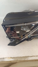 Laden Sie das Bild in den Galerie-Viewer, Frontscheinwerfer Skoda Octavia IV 5E4941035 LED Links Scheinwerfer Headlight SCH4037143950na