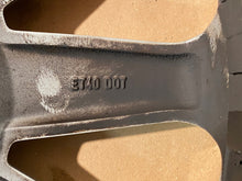 Laden Sie das Bild in den Galerie-Viewer, 1x Alufelge 16 Zoll 6.5&quot; 4x108 40ET AY11-1007-DB Ford Fiesta Rim Wheel