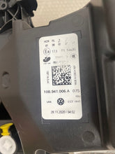 Load image into Gallery viewer, Frontscheinwerfer VW 10B941006A Rechts Scheinwerfer Headlight SCH8353067432sv