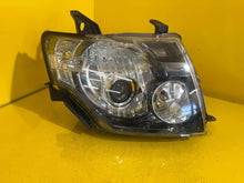 Laden Sie das Bild in den Galerie-Viewer, Frontscheinwerfer Mitsubishi Pajero 100-87873 Xenon Rechts Headlight