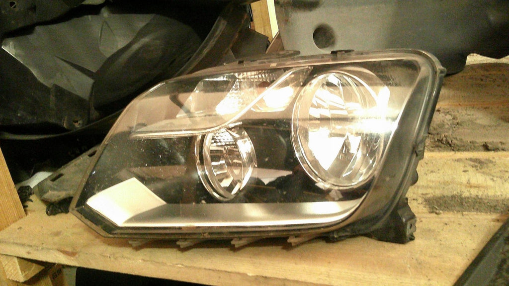 Frontscheinwerfer VW Amarok 2H1941015 85122000 Links Scheinwerfer Headlight SCH9767958596th