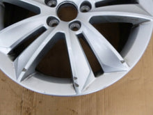 Laden Sie das Bild in den Galerie-Viewer, 1x Alufelge 17 Zoll 7.0&quot; 5x108 40,5ET 31471309 Volvo S60 V60 Rim Wheel