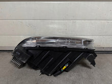 Laden Sie das Bild in den Galerie-Viewer, Frontscheinwerfer Opel Mokka X 42698953 42698952 Ein Satz Scheinwerfer Headlight SCH1802042440jp