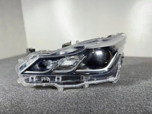 Load image into Gallery viewer, Frontscheinwerfer Toyota Corolla Links Scheinwerfer Headlight SCH4175140373mc