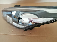 Laden Sie das Bild in den Galerie-Viewer, Frontscheinwerfer Kia Carens IV 92101-A4 Xenon Links Scheinwerfer Headlight SCH7018492157fp