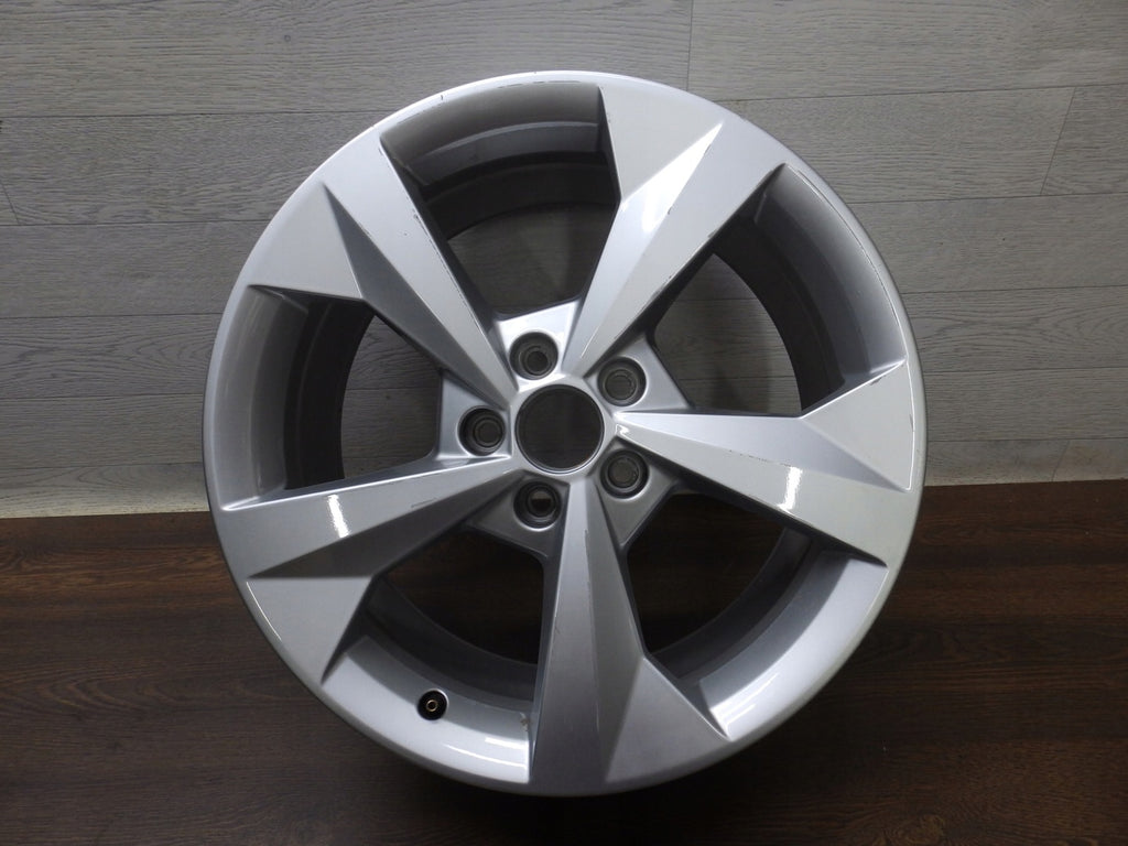 1x Alufelge 18 Zoll 8.0" 5x112 46ET Glanz Silber 8Y0601025J Audi A3 Rim Wheel