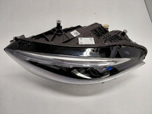 Laden Sie das Bild in den Galerie-Viewer, Frontscheinwerfer Mercedes-Benz W177 A1779065704 Links Scheinwerfer Headlight SCH4929366634ds
