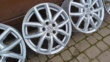 Laden Sie das Bild in den Galerie-Viewer, 4x Alufelge 17 Zoll 7.5" 5x112 55ET Matt Silber KBA49355 Rim Wheel FEL2587574855ly