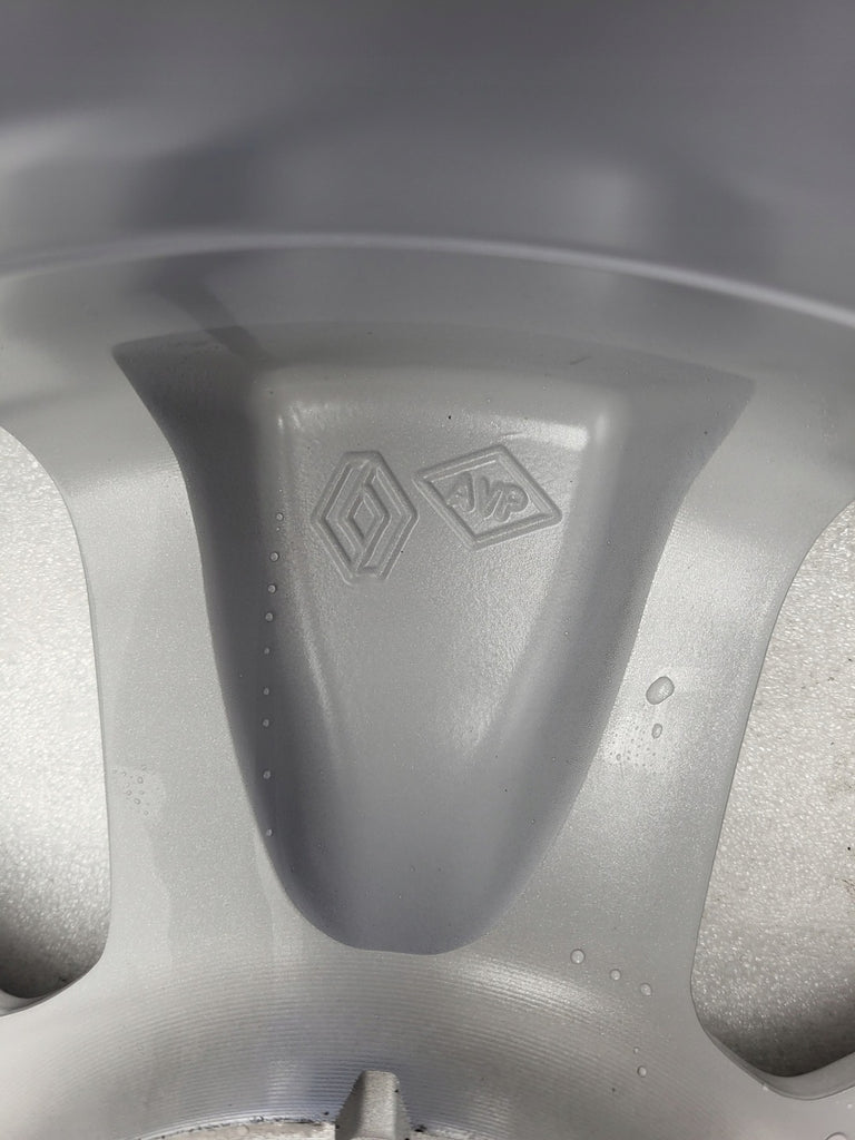 1x Alufelge 16 Zoll 6.5" 5x114.3 50ET Glanz Silber 403000813R Dacia Duster FEL7626202663dy