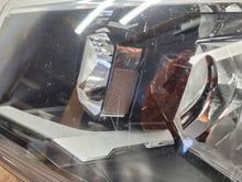 Load image into Gallery viewer, Frontscheinwerfer VW Crafter 7C1941005 Links Scheinwerfer Headlight SCH8767182173wb