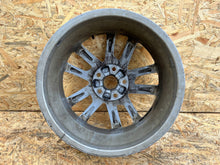 Laden Sie das Bild in den Galerie-Viewer, 1x Alufelge 17 Zoll 6.0" 5x112 48ET 8V0601025DH Audi A3 Rim Wheel