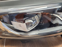 Laden Sie das Bild in den Galerie-Viewer, Frontscheinwerfer Renault Koleos II 260109289R 90055784 Rechts Headlight SCH2958503740yf