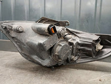 Load image into Gallery viewer, Frontscheinwerfer Hyundai I20 92102-4P000 Rechts Scheinwerfer Headlight