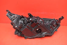 Laden Sie das Bild in den Galerie-Viewer, Frontscheinwerfer Toyota 42-118-42-119 LED Links Scheinwerfer Headlight SCH2324757758el