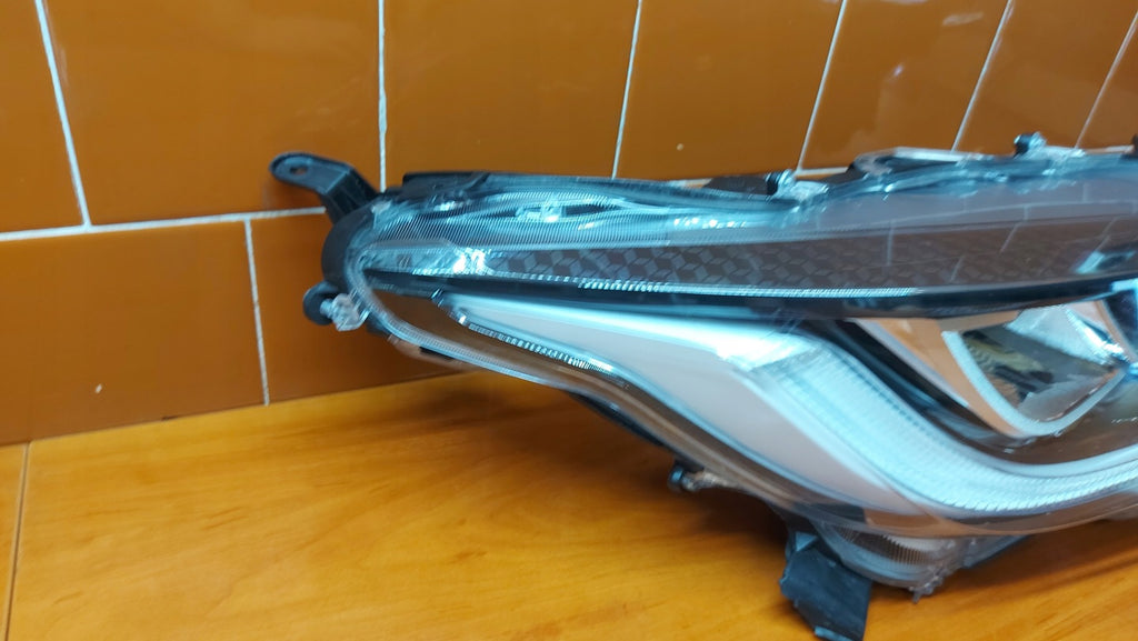 Frontscheinwerfer Toyota Yaris LED Ein Stück (Rechts oder Links) Headlight